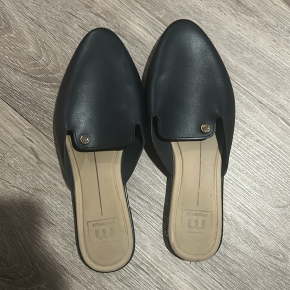 Black slip on shoes - Picture 4 of 4